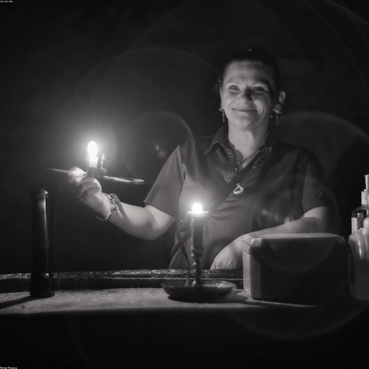 Minimalist Hand-Poured Soy Candle — Cedar & Citrus