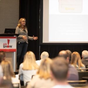 Manduka PRO Yoga Mat 6mm - Gift Set